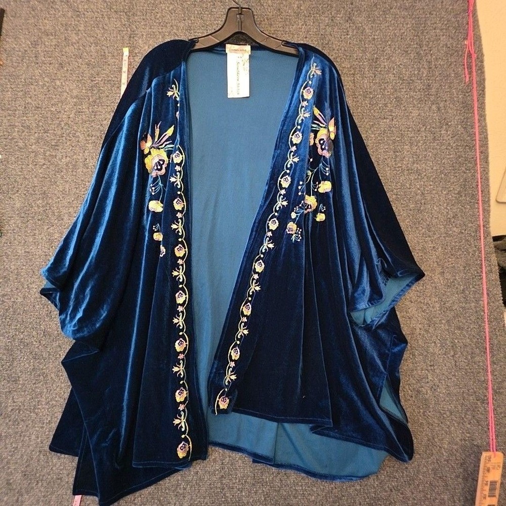 Southern Stitch Kimono Poncho Womens Plus Blue Velvet Floral Embroidered Boho